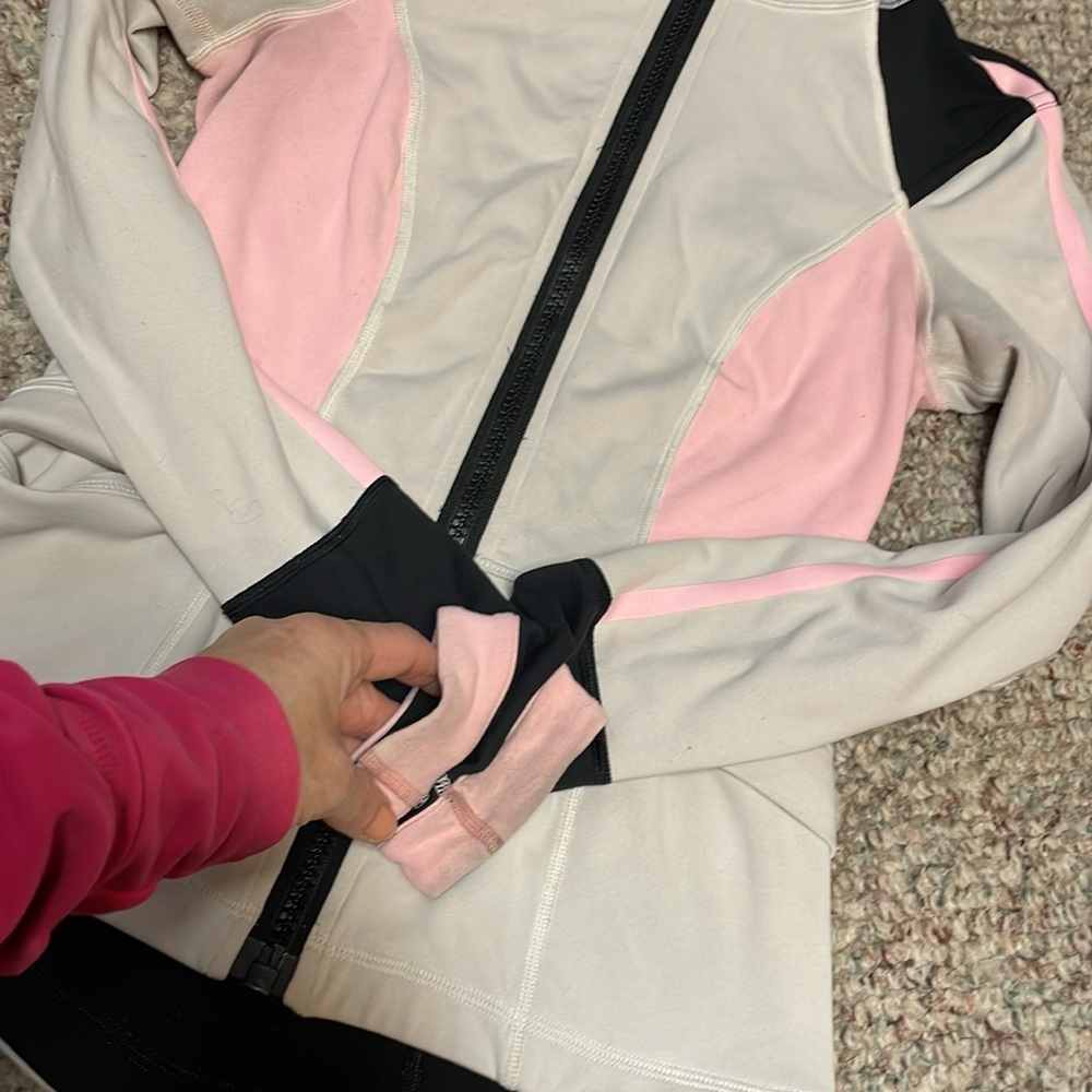 Lululemon jacket - Picture 4 of 12